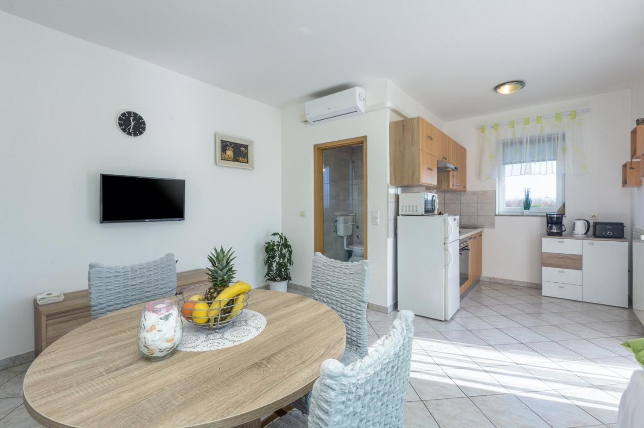 App Ruzica Finida Apartman Umag Kültér fotó