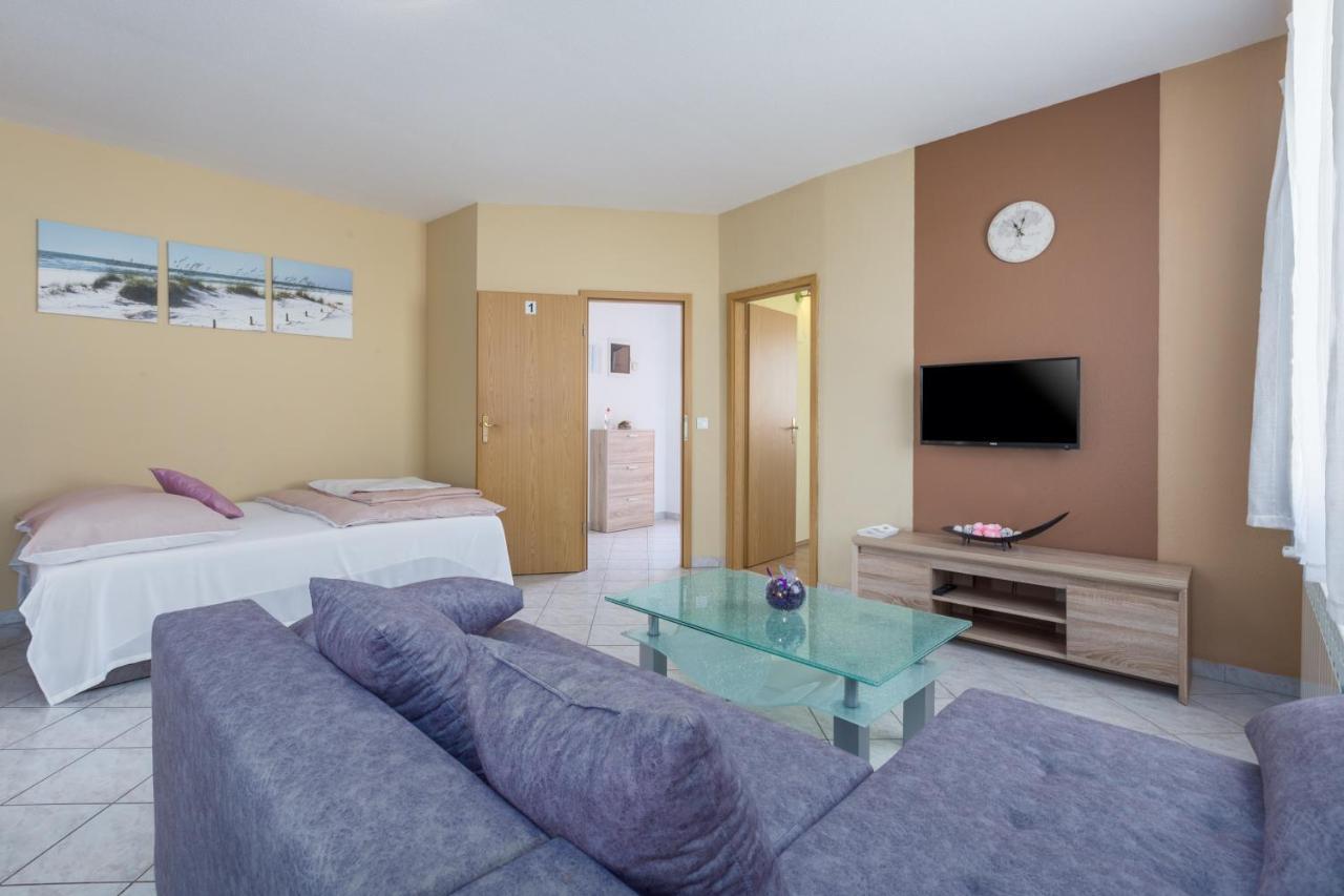 App Ruzica Finida Apartman Umag Kültér fotó