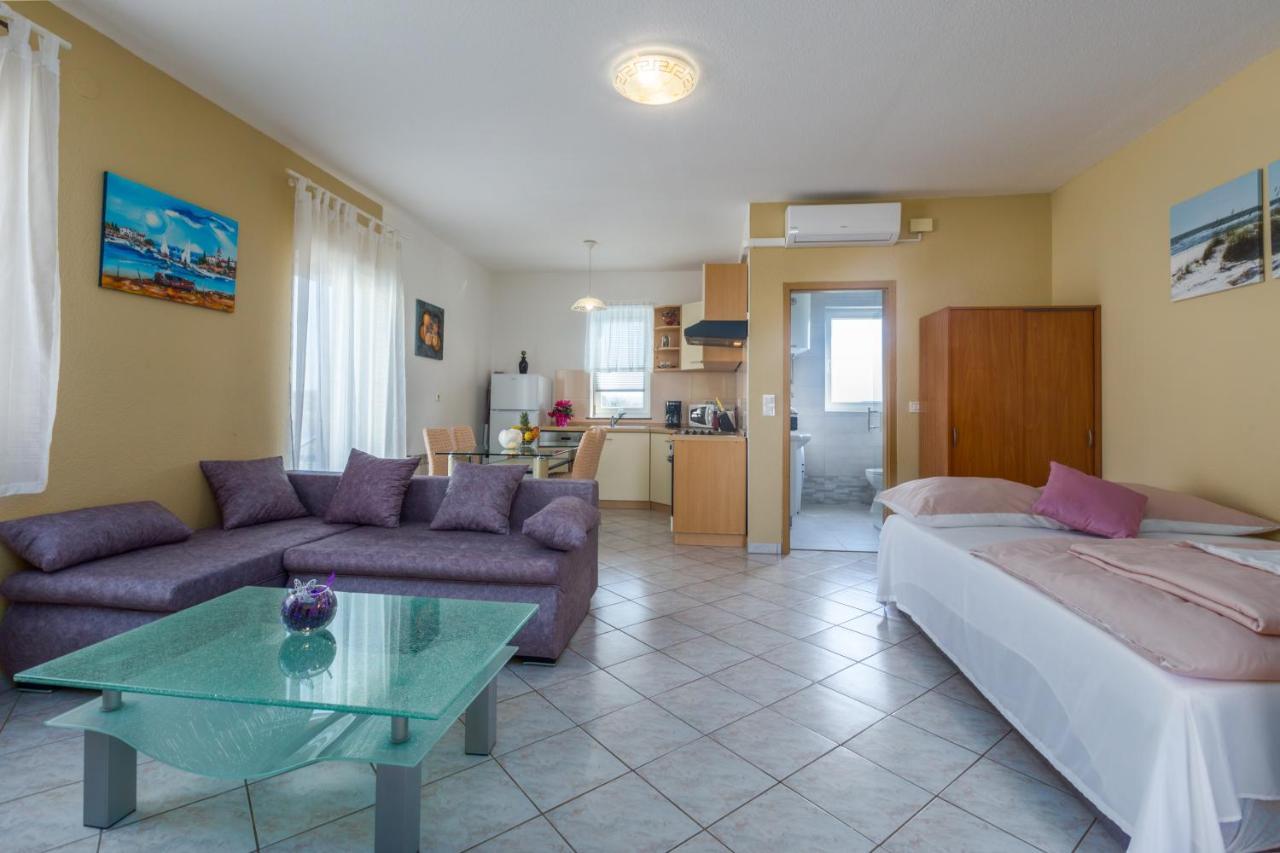 App Ruzica Finida Apartman Umag Kültér fotó